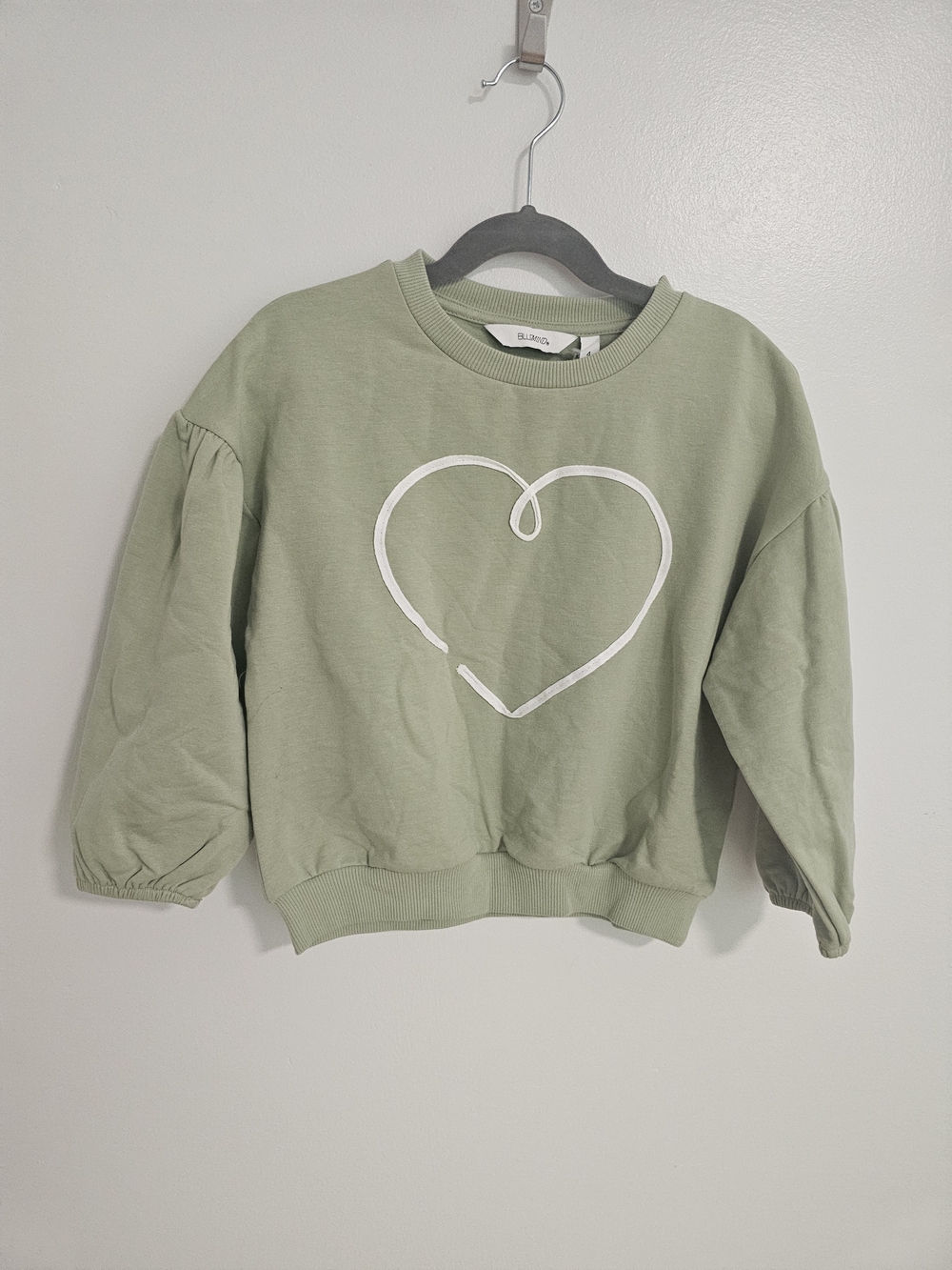 🧸2/20$ Blumind Girls Sage Green Heart Sweatshirt Size 4 NWT